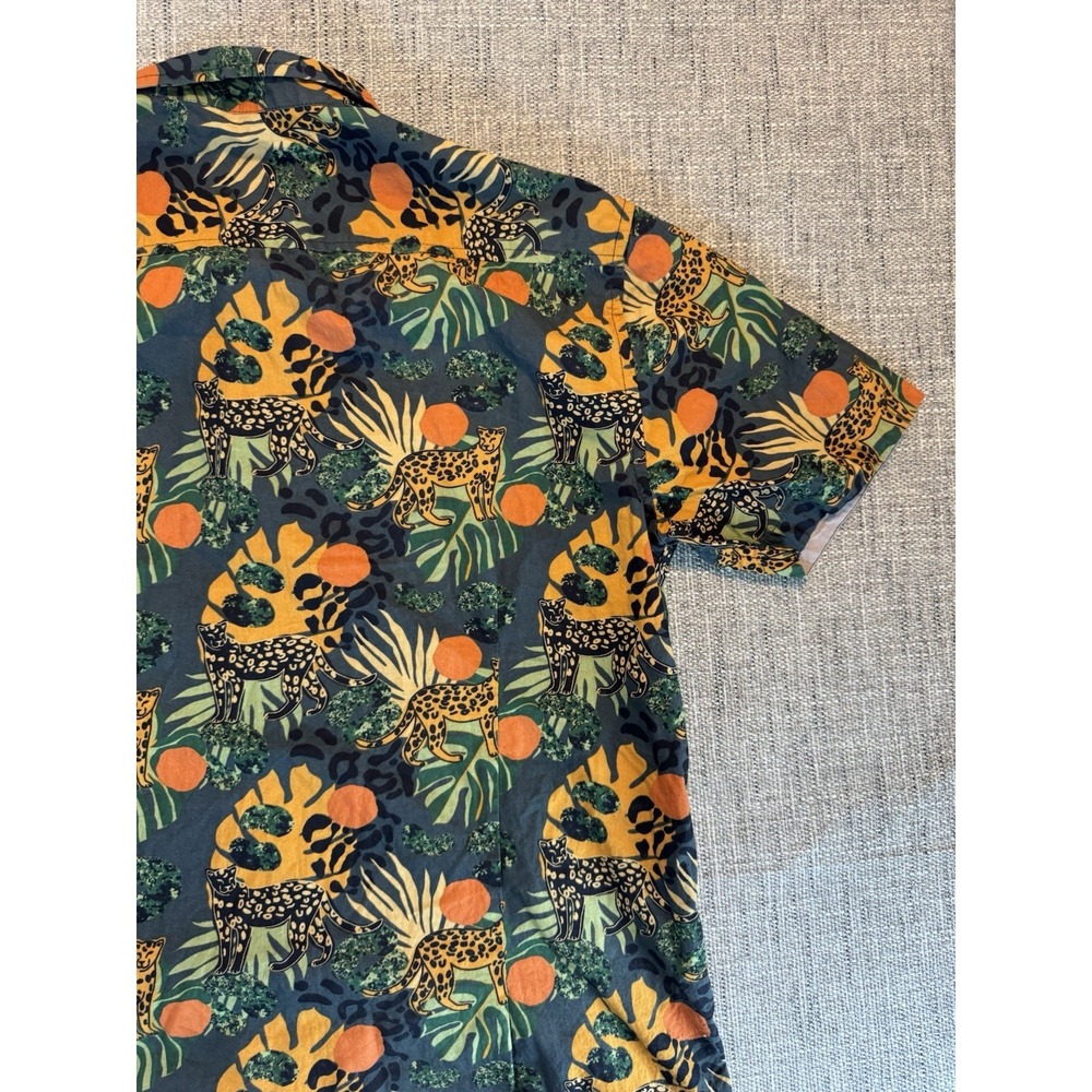 Super Massive Short Sleeve Button Up Tiger Leopard Cheetah Jungle Tropical Sz‎ L - Picture 11 of 15